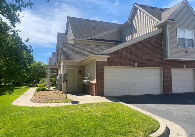Photo 3 of Condo for sale at 34558 Northrup Dr #8, Chesterfield Township Macomb, MI 48047 | MLS# 20261066411 | Listing updated on 2026-09-12