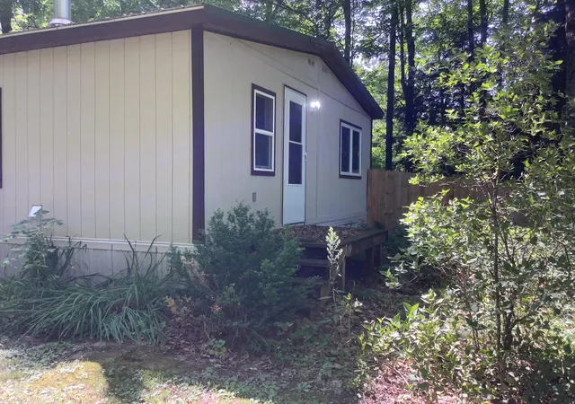 Photo 2 of Single family home for sale at 9488 S 11 Road, Cadillac, MI 49601 | MLS# 67026043778 | Listing updated on 2026-09-21