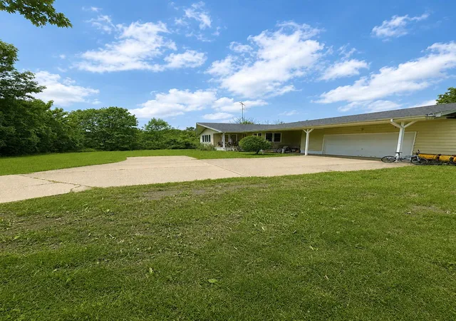 Photo 3 of Single family home for sale at 12215 Leonard Rd, Nunica, MI 49448 | MLS# 71026043776 | Listing updated on 2026-08-27
