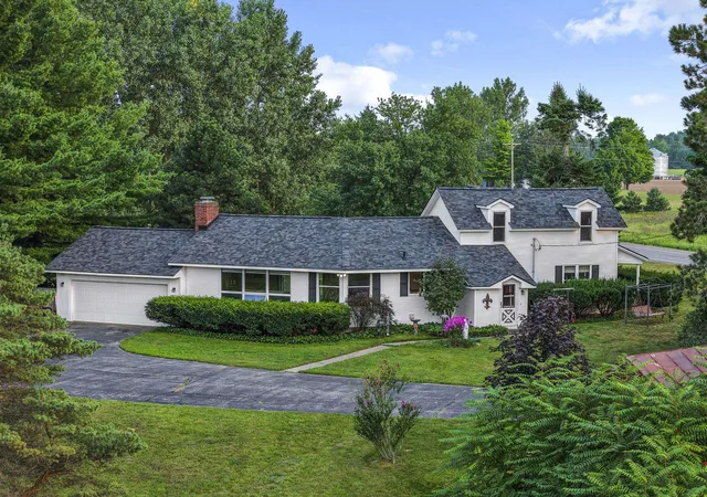1st image of 425 Garfield Road, S, Traverse City, MI 49696 | MLS# 78080072554