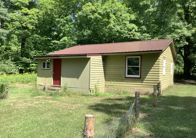 Photo 4 of Single family home for sale at 9488 S 11 Road, Cadillac, MI 49601 | MLS# 67026043787 | Listing updated on 2026-08-26