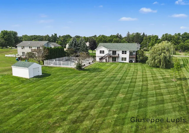 Photo 2 of Single family home for sale at 5870 Ter Ridge Dr Ne, Courtland Township Kent, MI 49341 | MLS# 65026043799 | Listing updated on 2026-08-31