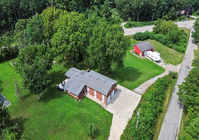 Photo 3 of Single family home for sale at 5036 Anderson Dr, Coloma, MI 49038 | MLS# 69026043797 | Listing updated on 2026-09-17