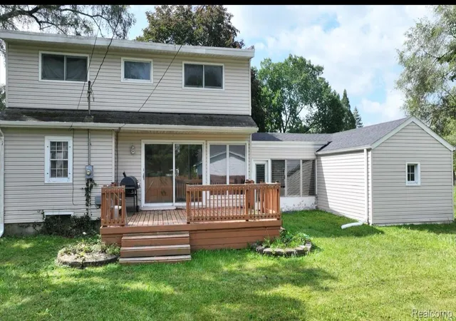 Photo 3 of Single family home for sale at 11 Congress Ct D, Saginaw, MI 48602 | MLS# 20261066425 | Listing updated on 2026-09-16