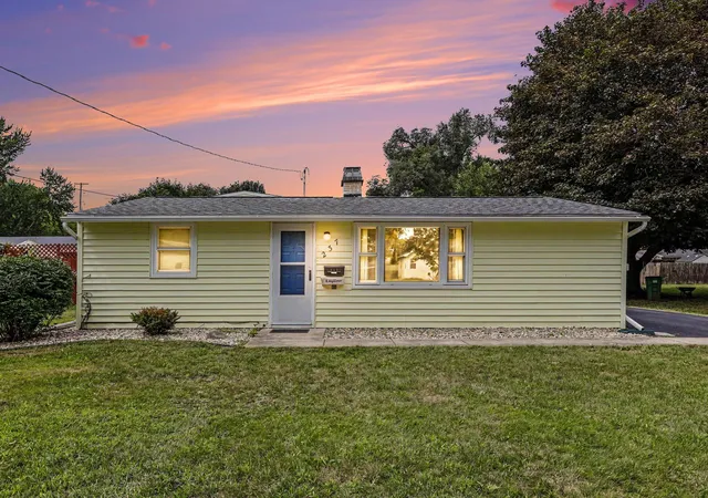 2nd image of 237 24th St N, Springfield, MI 49037 | MLS# 66026043802