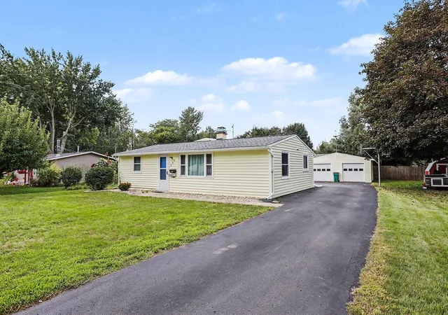 image of 237 24th St N, Springfield, MI 49037 | MLS# 66026043802