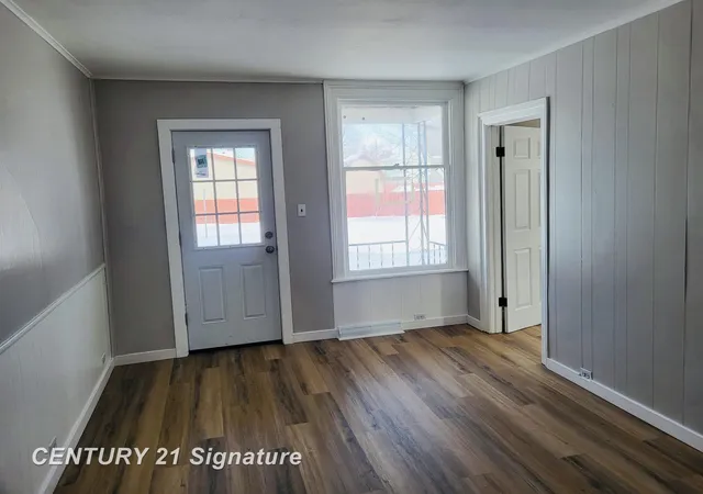 1st image of 721 Lyon St, Saginaw, MI 48602 | MLS# 61050219133