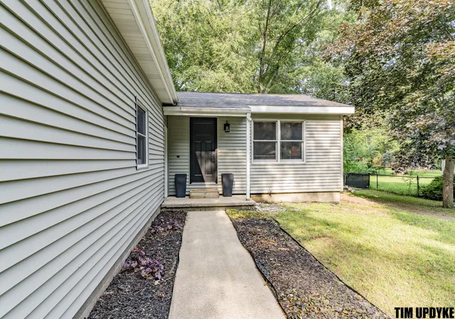 3rd image of 16661 152Nd Ave, Spring Lake, MI 49456 | MLS# 71026043811