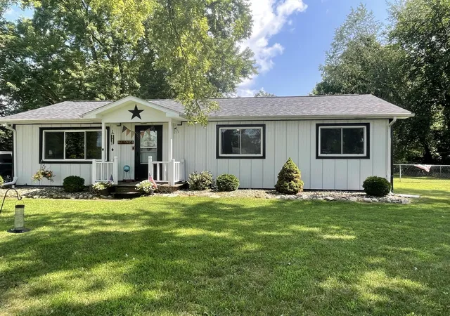 1st image of 28624 Wilson Dr, Dowagiac, MI 49047 | MLS# 69026043805