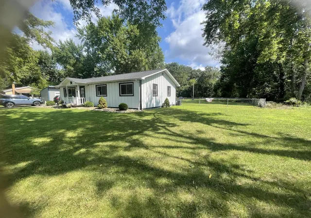 Photo 3 of Single family home for sale at 28624 Wilson Dr, Dowagiac, MI 49047 | MLS# 69026043805 | Listing updated on 2026-09-10