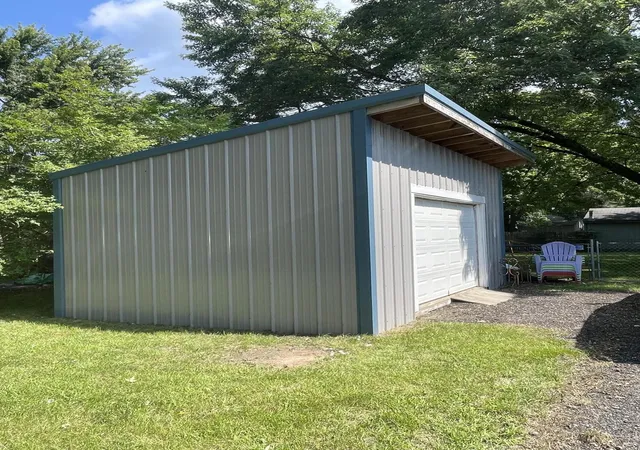 Photo 3 of Single family home for sale at 28624 Wilson Dr, Dowagiac, MI 49047 | MLS# 69026043805 | Listing updated on 2026-09-10
