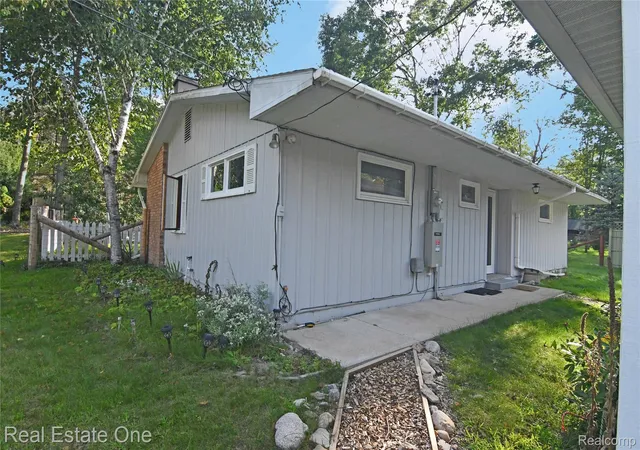 Photo 2 of Single family home for sale at 4255 N Ash Rd, Lincoln, MI 48742 | MLS# 20261066450 | Listing updated on 2026-09-17