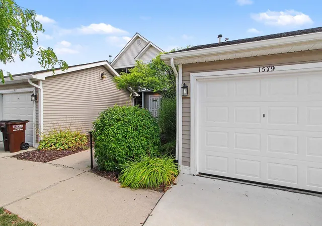 Photo 2 of Condo for sale at 1579 Oakfield Dr, Ann Arbor, MI 48108 | MLS# 81026043812 | Listing updated on 2026-08-22