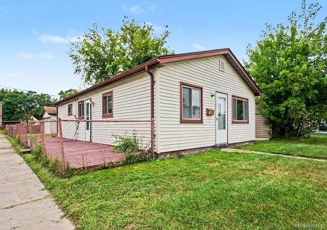 Photo 2 of Single family home for sale at 14096 Hendricks Ave, Warren, MI 48089 | MLS# 20261066455 | Listing updated on 2026-09-05
