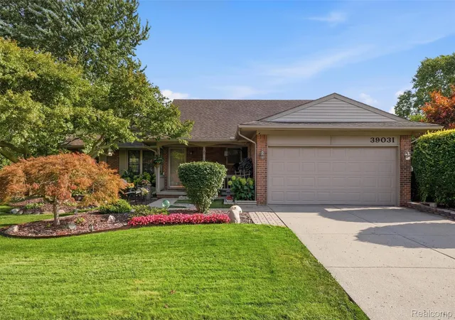 Photo 1 of Sale Pending at 39031 Meeting House Ln, Livonia, MI 48154 | MLS# 20261066461 | Listing updated on 2026-09-05