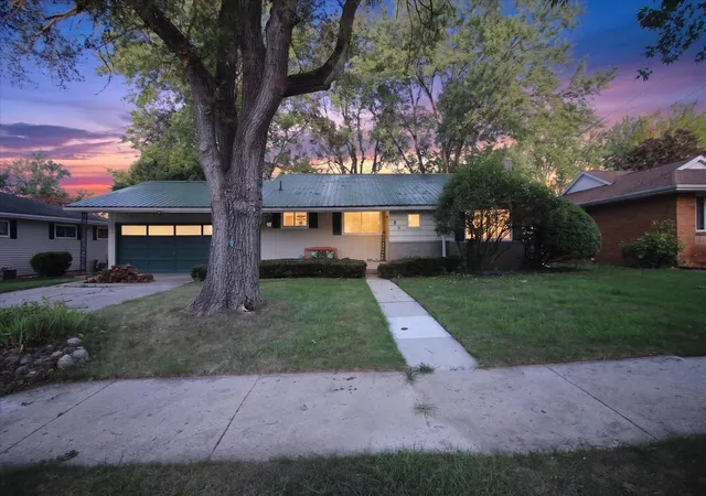 1st image of 189 Westview Dr, Alma, MI 48801 | MLS# 79080072567