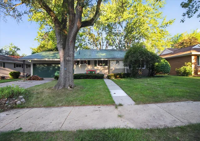 3rd image of 189 Westview Dr, Alma, MI 48801 | MLS# 79080072567
