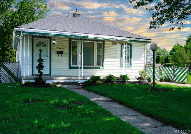 Photo 2 of Single family home for sale at 29114 Richard St, Westland, MI 48186 | MLS# 20261066462 | Listing updated on 2026-08-20