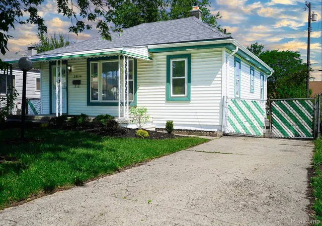Photo 3 of Single family home for sale at 29114 Richard St, Westland, MI 48186 | MLS# 20261066462 | Listing updated on 2026-08-20