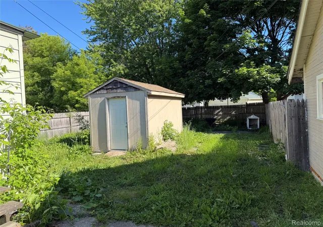 Photo 3 of Single family home for sale at 909 Pine St, Port Huron, MI 48060 | MLS# 20261066463 | Listing updated on 2026-08-20