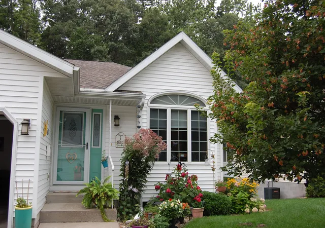 1st image of 17041 Grandview Dr, Spring Lake, MI 49456 | MLS# 65026043830