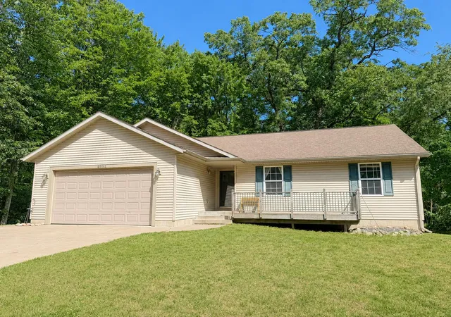 Photo 1 of Single family home for sale at 4122 Duck Lake Rd, Whitehall, MI 49461 | MLS# 71026043828 | Listing updated on 2026-09-15