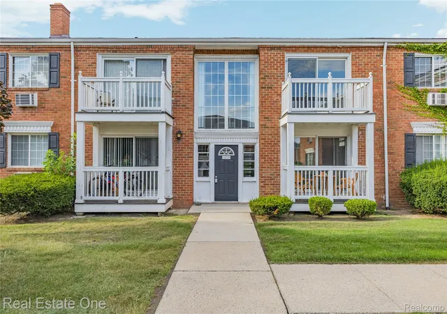 2nd image of 2405 Torquay Ave #207, Royal Oak, MI 48073 | MLS# 20261066467