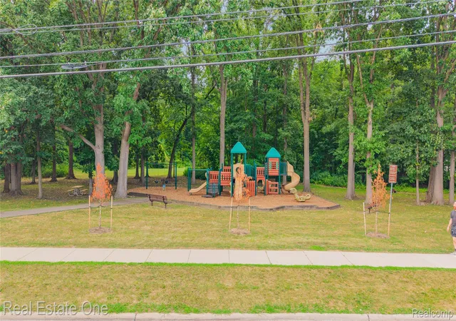 28th image of 2405 Torquay Ave #207, Royal Oak, MI 48073 | MLS# 20261066467