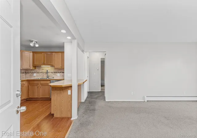 5th image of 2405 Torquay Ave #207, Royal Oak, MI 48073 | MLS# 20261066467
