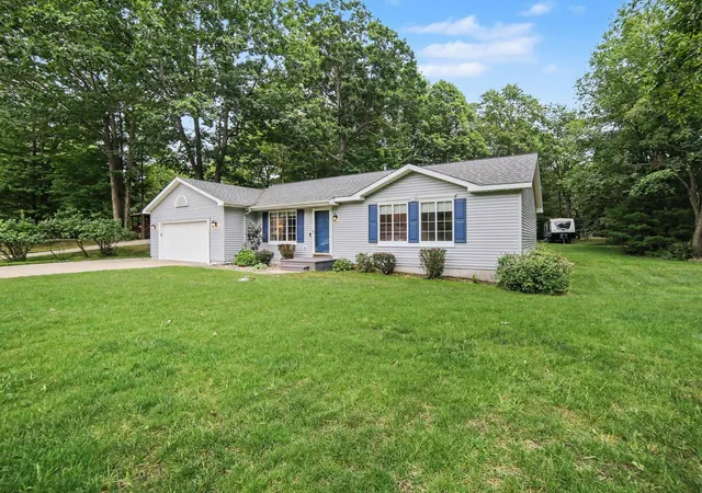 Photo 4 of Single family home for sale at 7079 W Decker Rd, Ludington, MI 49431 | MLS# 67026043835 | Listing updated on 2026-08-20