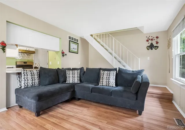 5th image of 385 Neptune Dr, Walled Lake, MI 48390 | MLS# 20261066482