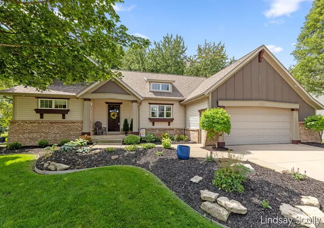 2nd image of 7889 Meadowood Dr, Hudsonville, MI 49426 | MLS# 65026043846