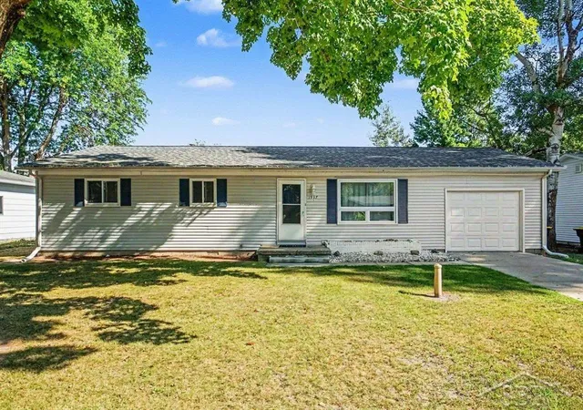 1st image of 1937 S Mackenzie Ln, Mount Pleasant, MI 48858 | MLS# 61050219148