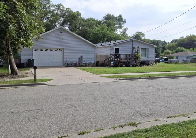 1st image of 931 W Barney Ave, Muskegon, MI 49441 | MLS# 65026043850