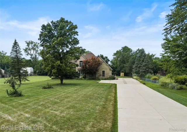 Photo 1 of Sale Pending at 17268 Beech Daly Rd, Brownstown Charter Township Wayne, MI 48174 | MLS# 20261066495 | Listing updated on 2026-08-26