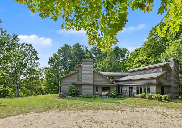 2nd image of 715 Sequanota, East Jordan, MI 49727 | MLS# 78080072571