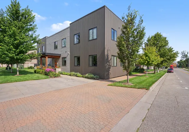 26th image of 110 Central Ave #106, Holland, MI 49423 | MLS# 71026043858