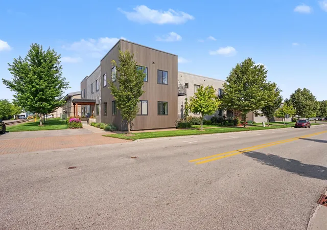 3rd image of 110 Central Ave #106, Holland, MI 49423 | MLS# 71026043858