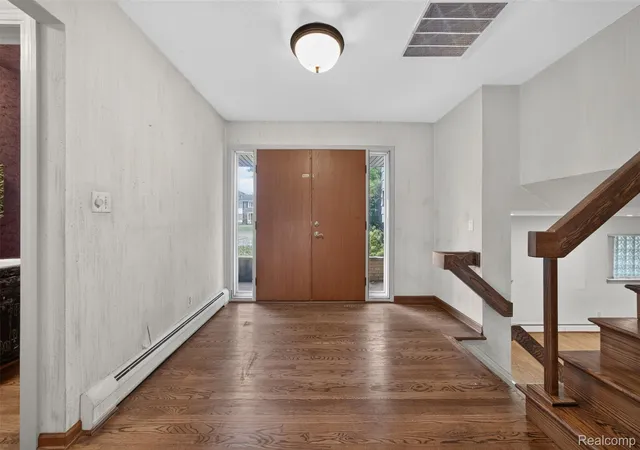 Photo 3 of Single family home for sale at 6611 Cottonwood Knoll Ct, West Bloomfield, MI 48322 | MLS# 20261066506 | Listing updated on 2026-09-06