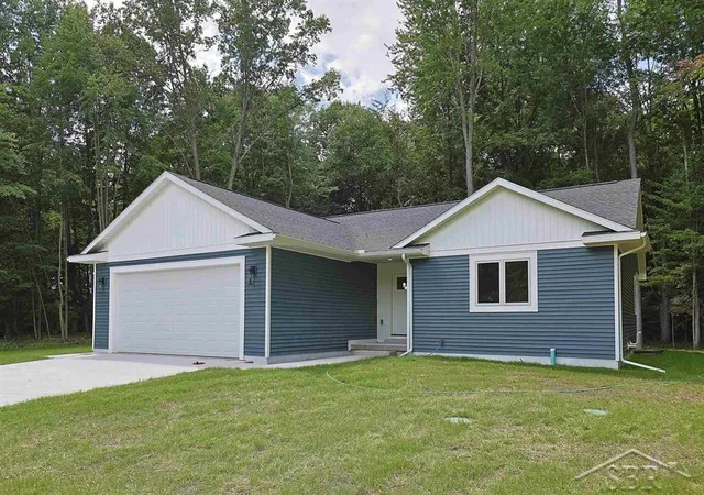 2nd image of 826 S Grey Rd, Midland, MI 48640 | MLS# 61050219158