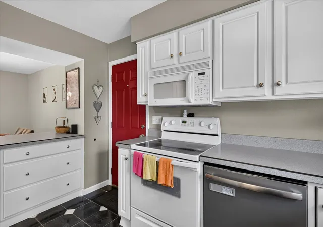 Photo 3 of Single family home for sale at 307 Miami Ct, Tecumseh, MI 49286 | MLS# 81026043870 | Listing updated on 2026-08-21