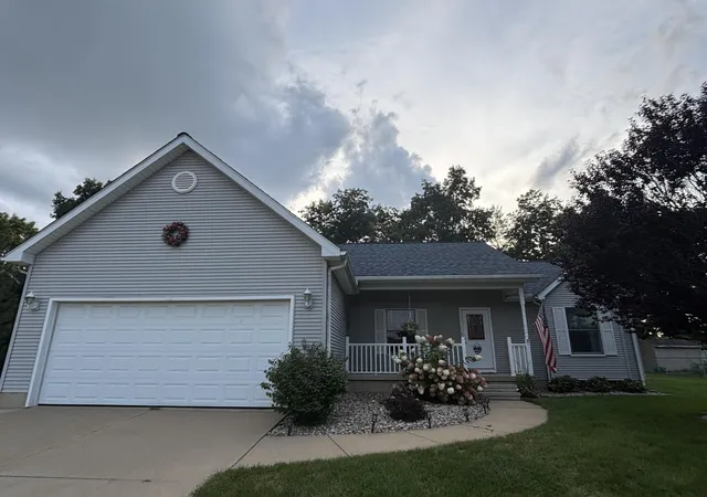 1st image of 1318 Catsyl Rd, Jackson, MI 49203 | MLS# 81026043864