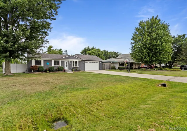 Photo 4 of Single family home for sale at 27311 Wyly St, Chesterfield Township Macomb, MI 48047 | MLS# 20261066516 | Listing updated on 2026-09-17