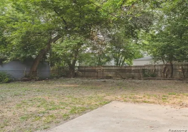 4th image of 18557 Kenosha St, Harper Woods, MI 48225 | MLS# 20261066520