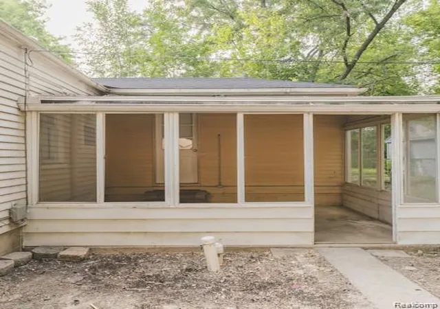 5th image of 18557 Kenosha St, Harper Woods, MI 48225 | MLS# 20261066520