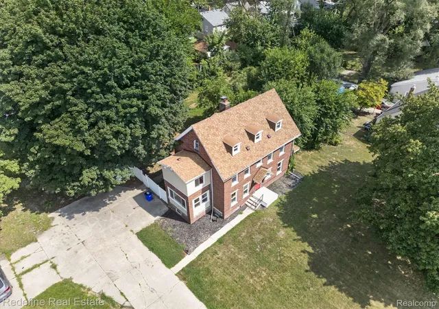 Photo 3 of Single family home for sale at 22608 Frisbee St, Detroit City Wayne, MI 48219 | MLS# 20261066519 | Listing updated on 2026-09-06