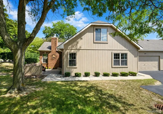 1st image of 619 Perry Creek Dr, Grand Blanc, MI 48439