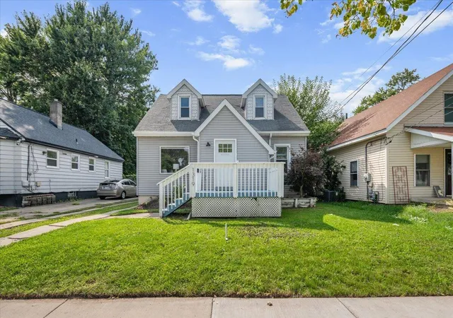 Photo 1 of Single family home for sale at 1319 Diamond Ave Ne, Grand Rapids, MI 49505 | MLS# 65026043875 | Listing updated on 2026-09-02