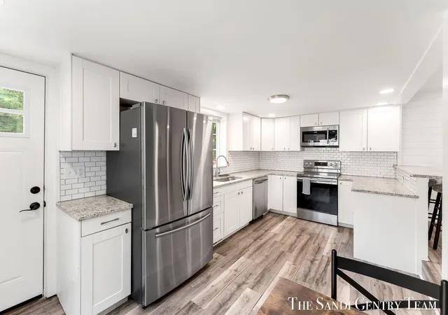 4th image of 16837 Ferry St, Spring Lake, MI 49456 | MLS# 71026043878