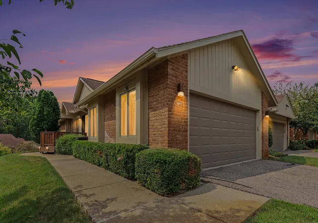 Photo 2 of Condo for sale at 5655 Hillcrest Cir E, West Bloomfield, MI 48322 | MLS# 81026043883 | Listing updated on 2026-08-20